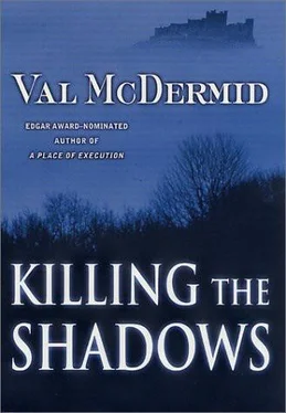 Val Mcdermid Killing the Shadows обложка книги