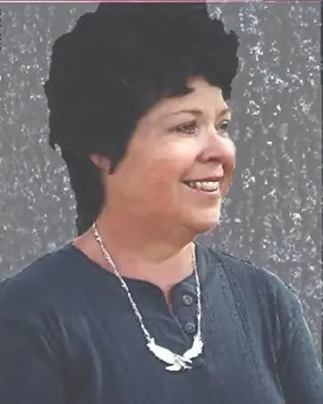 VELLA MUNN grew up the daughter and granddaughter of teachers and from - фото 3