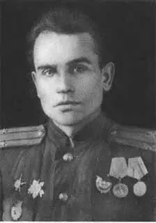 Подполковник М Г Григорьев Берлин Восточный берег Одера Апрель 1945 г - фото 5