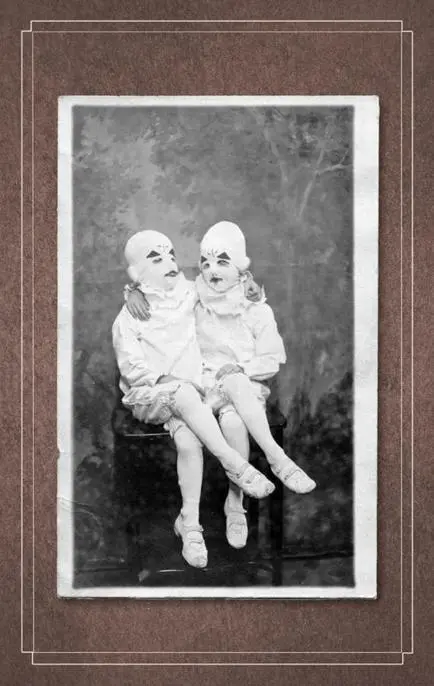 Kneeling there on my grandfathers dusty floor with those photos in my hands I - фото 11