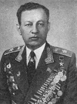 Герой Советского Союза А Х БАБАДЖАНЯН фото 1971 г Группа генералов и - фото 64