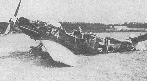 Bf109 уничтоженный бомбовым налетом русских Выгрузка бомб для Штук - фото 50