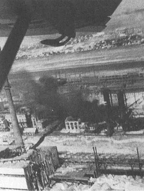 Вид на Сталинград город руин Фотография сделана с борта Шторьха Вылет - фото 131