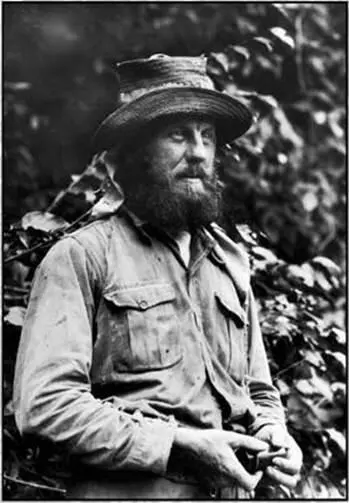 In 1928 Commander George M Dyott launched the first major mission to rescue - фото 38
