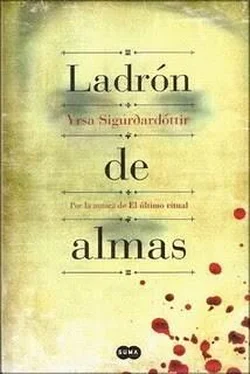 Yrsa Sigurðardóttir Ladrón De Almas обложка книги