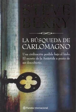 Steve Berry La búsqueda de Carlomagno обложка книги