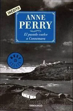 Anne Perry El pasado vuelve a Connemara обложка книги