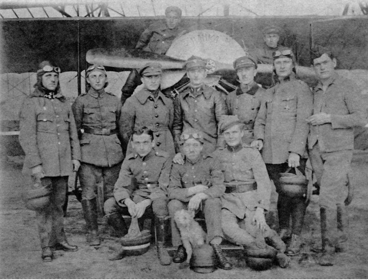 Польські й українські авіатори в авіашколі в Бидгощі 1921 р Наприкінці - фото 33