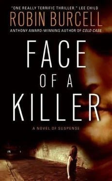 Robin Burcell Face of a Killer обложка книги