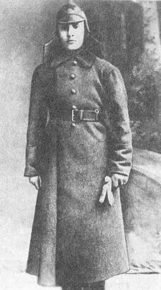 Михаил Катуков курсант Московских курсов 1922 г Михаил Катуков 1930 г - фото 3
