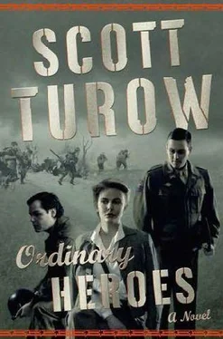 Scott Turow Ordinary Heroes обложка книги