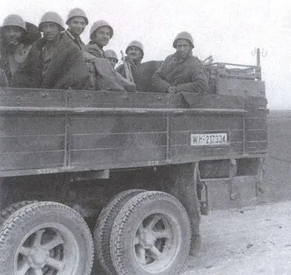 Солдаты итальянской пехотной дивизии Пасубио Лето 1941 г Убитые - фото 11