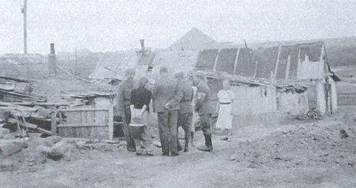 Зарисовки из жизни оккупированного Донбасса Последствия боев осени 1941 г - фото 16