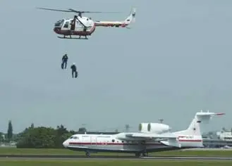 Во время ILA 2006 российское Министерство по чрезвычайным ситуациям МЧС - фото 3