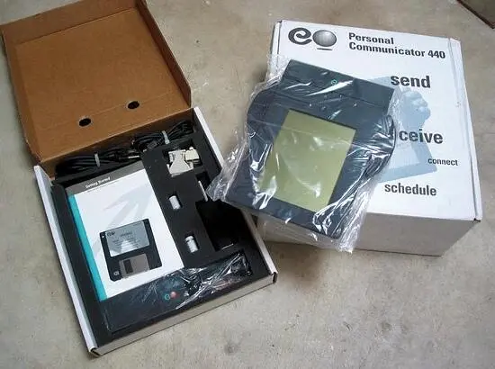 Устройство EO Personal Communicator можно смело называть прообразом современных - фото 9