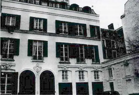 В этом доме на улице Анжу жили три русские красавицы аристократки Пока их - фото 36