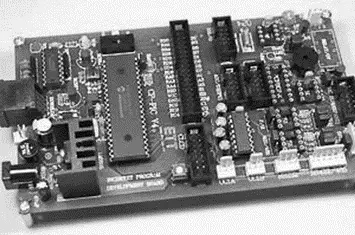 Figure 511 FUTURLEC PIC18F458 training board Its main features are - фото 115