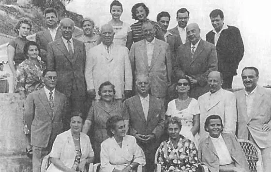 29 Исторический снимок Лидеры социалистических стран в гостях у Н С Хрущева - фото 29