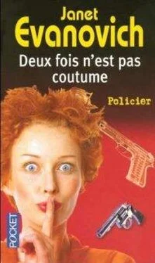 Janet Evanovich Deux fois n’est pas coutume обложка книги