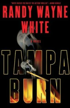 Randy White Tampa Burn обложка книги