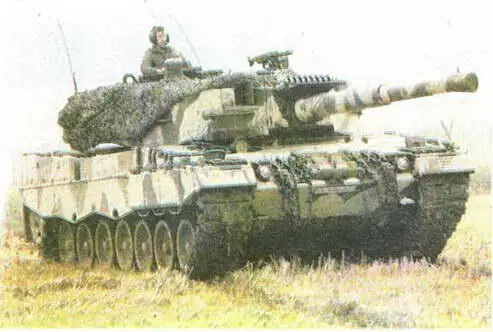 Немецкий танк Леопард 2А1 В 1980 году на вооружение поступил по существу - фото 278