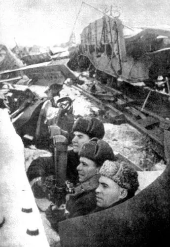 Сталинград 1942 На КП дивизии генералы Чуйков Гуров Батюк Гаврила - фото 14