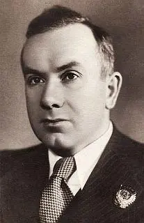 И Ильинский родился 24 июля 1901 года в Москве в интеллигентной семье Его - фото 2