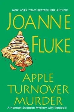 Joanne Fluke Apple Turnover Murder обложка книги