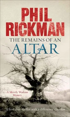 Phil Rickman The Remains of an Altar обложка книги