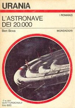 Ben Bova L'astronave dei 2000 обложка книги