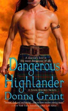 Donna Grant Dangerous Highlander обложка книги