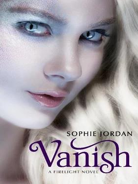 Sophie Jordan Vanish обложка книги