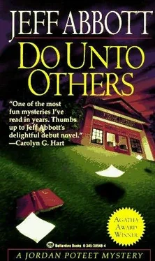 Jeff Abbott Do Unto Others обложка книги