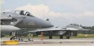 Пять истребителей F15C и один F15D из состава 173го авиакрыла ВВС - фото 39