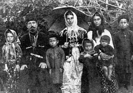 Шапсугская семья из долины реки Аше 1916 г С шапсугами связаны хакучи и - фото 4