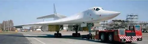 29 апреля из ворот сборочного цеха Казанского авиационного производственного - фото 11