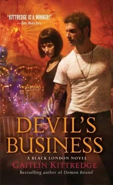 Caitlin Kittredge Devil's Business обложка книги