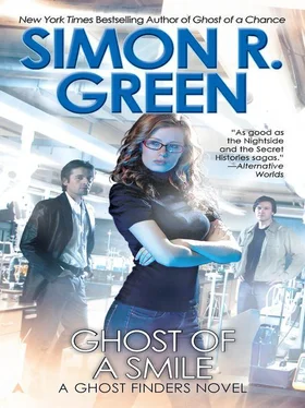 Simon Green Ghost of a Smile обложка книги