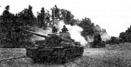 Тяжелые танки ИС2 вступают в г Выборг Лето 1944 года Танк Т3485 - фото 17