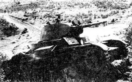 Легкий танк Т26 обр 1938 г с конической башней На маске пушки установлены - фото 38
