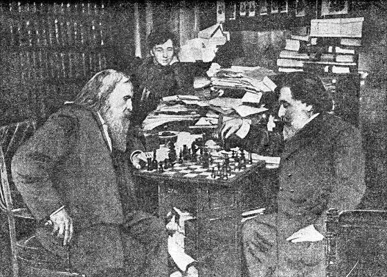 Д И Менделеев и художник А И Куинджи за шахматами В глубине А И - фото 11