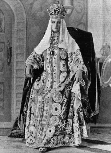 Императрица Александра Федоровна в костюме московской царицы XVII в Фото 1903 - фото 195