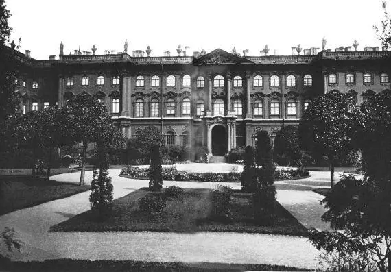 Садик у западного фасада Зимнего дворца Фото 1910х гг Для обеспечения - фото 108