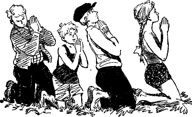 Она тоже упала на колени и сложила руки а вслед за ней Сашко и даже маленький - фото 44