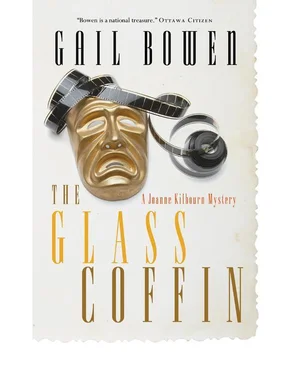 Gail Bowen The Glass Coffin обложка книги