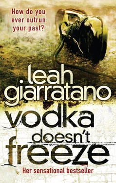 Leah Giarratano Vodka doesn't freeze обложка книги