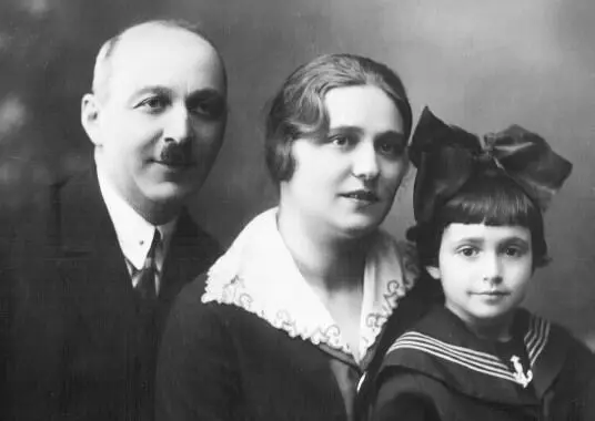 Семья Гельбартов слева направо Роман Леонтьевич Александра Александровна - фото 240