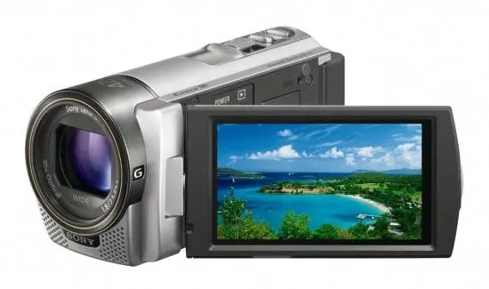 Камера оснащена объективом Sony Lens G с тридцатикратным оптическим - фото 26