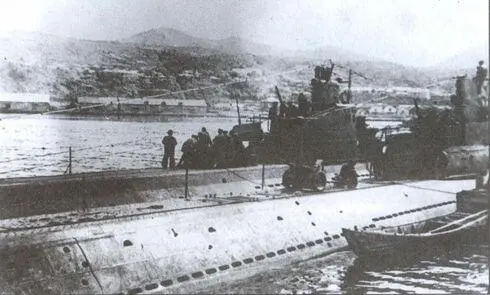 Советские подводные лодки в бухте Маоко Как видно на фотографии 45мм - фото 33