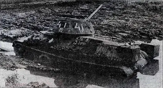 Т3476 застрявший в грязи В боях на подступах к Берлину весной 1945 года - фото 31